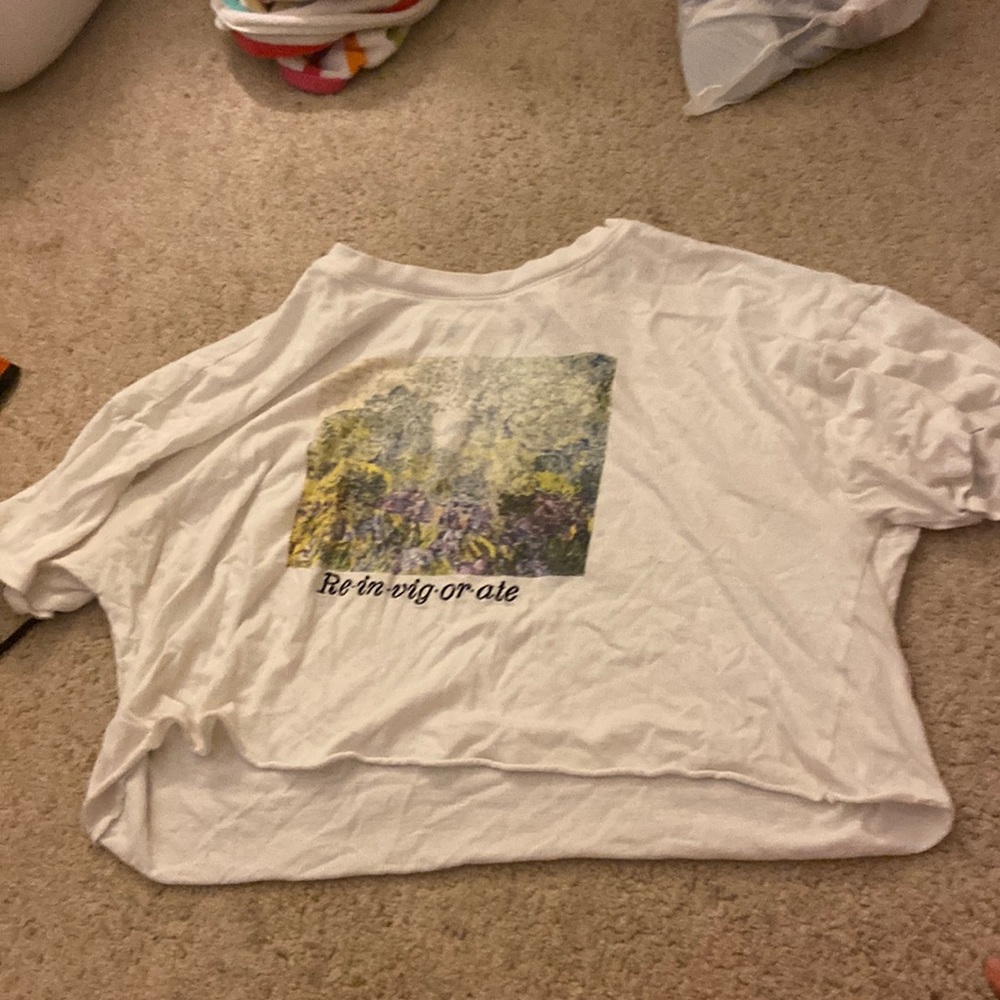 Womens large crop t-shirt forever 21 with embroidered letters